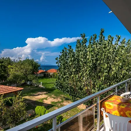 Apartament Avouris *